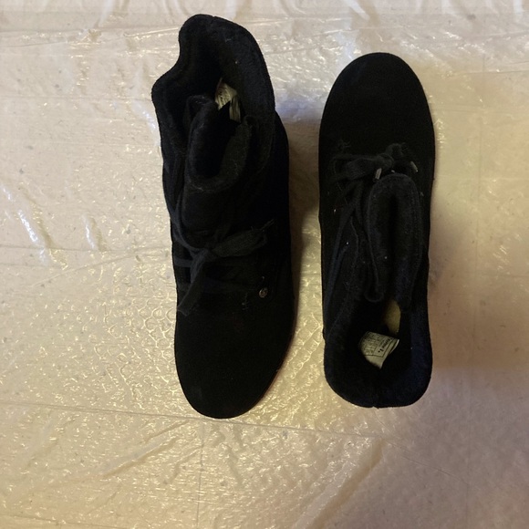 Black BearPaw Shearling Lace up Boots - Picture 1 of 7